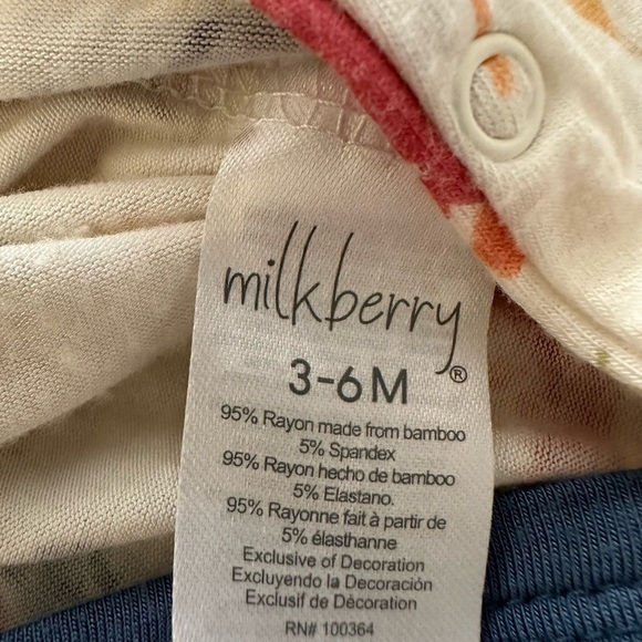Milk Berry Bamboo Sleeper 3/6 month Dinosaurs Snaps Soft Long Sleeve - Picture 3 of 5
